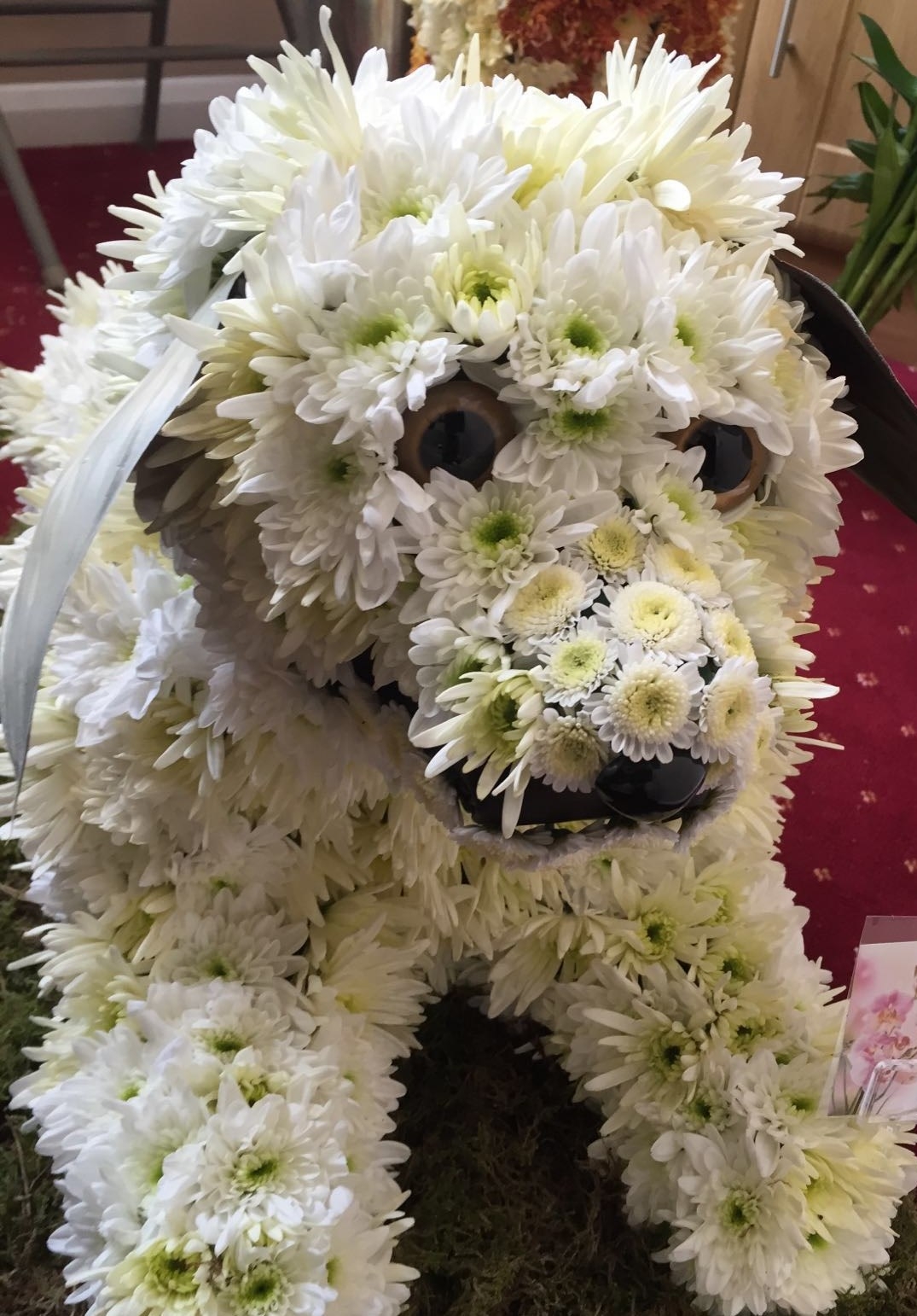 Labrador made from flowers